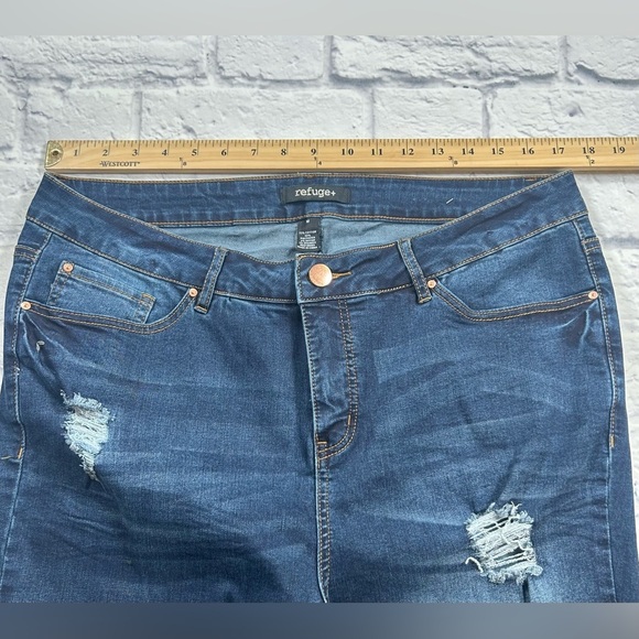 Refuge Distressed Jeans. Size 16. Jeans with Stretch. - Picture 5 of 7